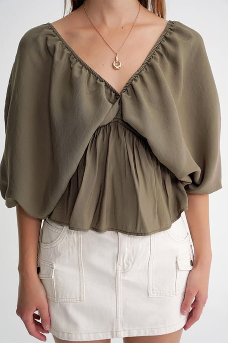 V-Ausschnitt-Bluse mit Rüsche-Detail - Image 5