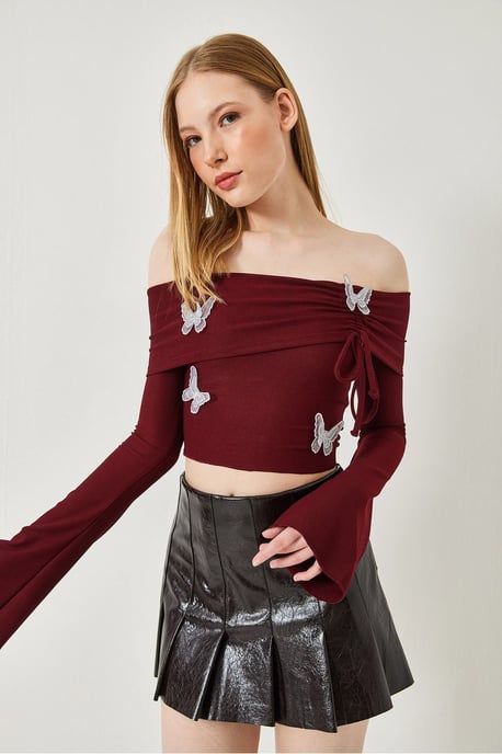 Bestickte Crop-Bluse mit Madonna-Kragen - Image 4