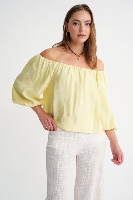 Modal-Blend-Bluse mit Madonna-Kragen und Rüschendetails - Image 4