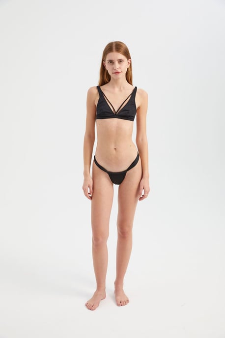 Bikini-Set mit tragefester, dreieckiger Form und brasilianischem Unterteil - Image 2