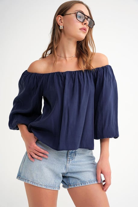 Modal-Mischbluse mit Madonna-Kragen und Rüschendetails - Image 3