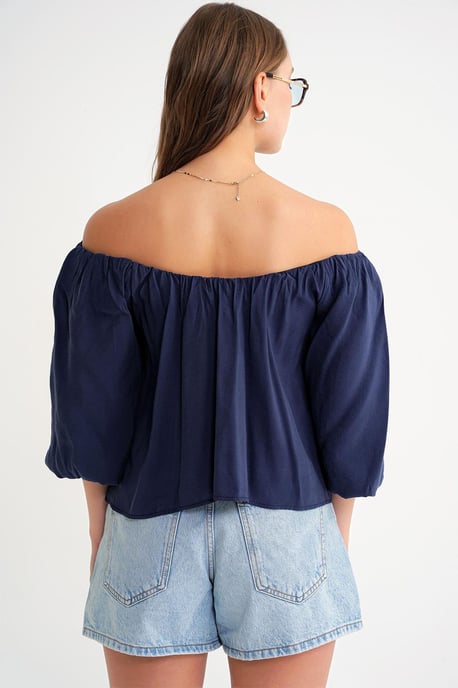 Modal-Mischbluse mit Madonna-Kragen und Rüschendetails - Image 6