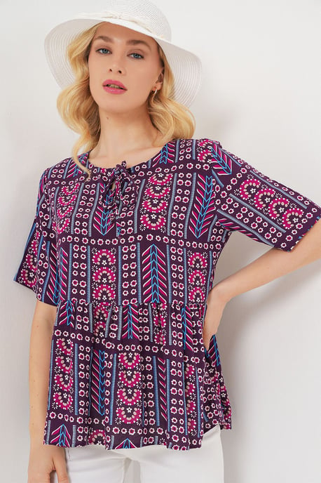 Musterte Crew-Neck-Bluse mit Schleifendetail - Image 1
