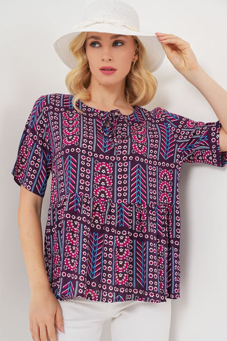 Musterte Crew-Neck-Bluse mit Schleifendetail - Image 4