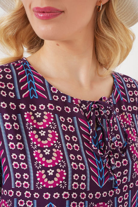 Musterte Crew-Neck-Bluse mit Schleifendetail - Image 5