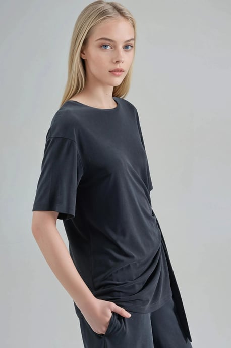 Lässige Modalbluse mit Rundhalsausschnitt und Bindung - Image 2