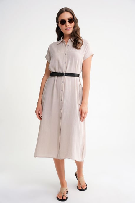 Midi-Kleid mit Gürteldetail und Knopfkragen - Image 4