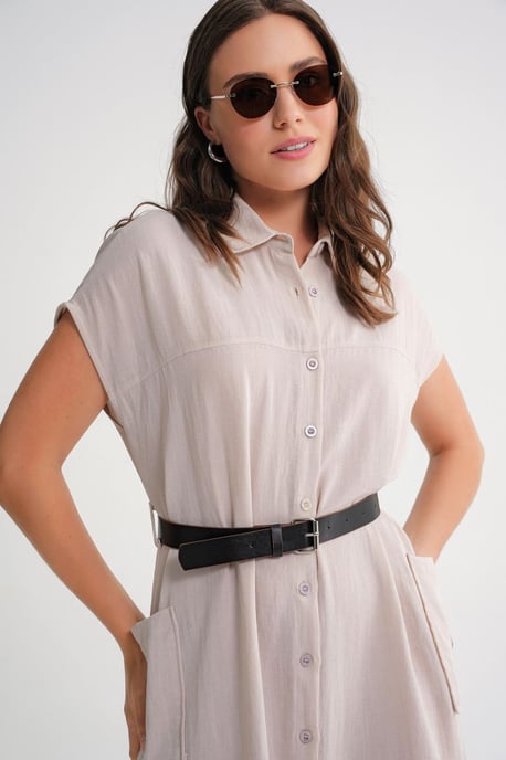 Midi-Kleid mit Gürteldetail und Knopfkragen - Image 5