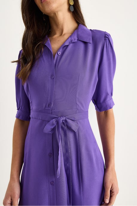 Midi-Kleid mit Knopfverschluss und Hemdkragen - Image 6