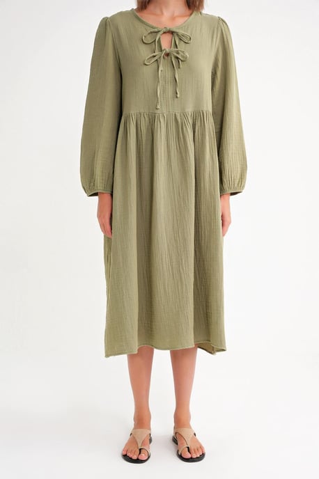 V-Ausschnitt Kleid mit Knotenverschluss in Midi-Länge - Image 5