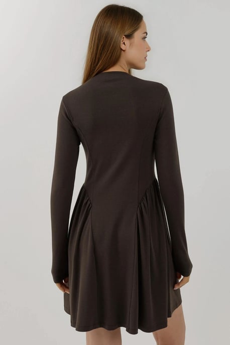 Weiches strukturiertes Boot Neck Mini Kleid - Image 2