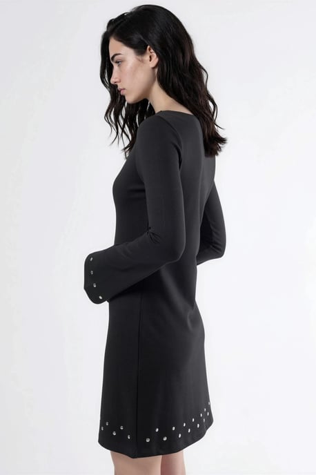 Boots-Cut Mini-Kleid mit Steinaccessoire - Image 3