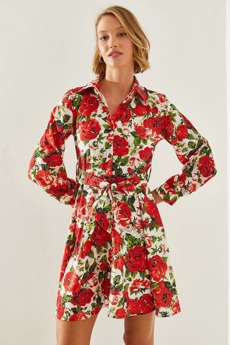 Blumiges Mini-Kleid mit Gürtelschnalle - Image 3