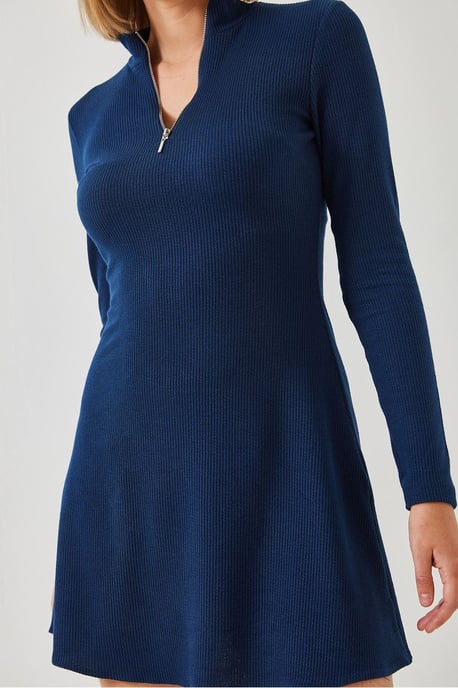 Rippendes Mini-Kleid mit Reißverschlusskragen - Image 3