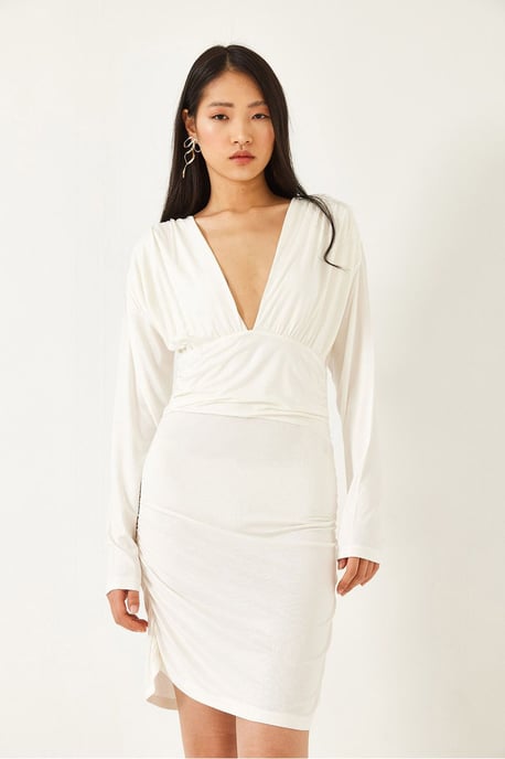 Figurbetontes Mini-Kleid mit Raffung und V-Ausschnitt - Image 3