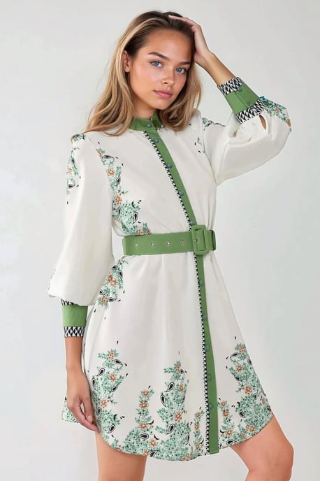 Bedrucktes Minikleid mit Rundhalsausschnitt und Gürtel - Image 1