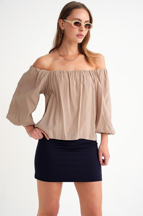 Modal-Mischbluse mit Madonna-Kragen und Rüschendetails - Image 1