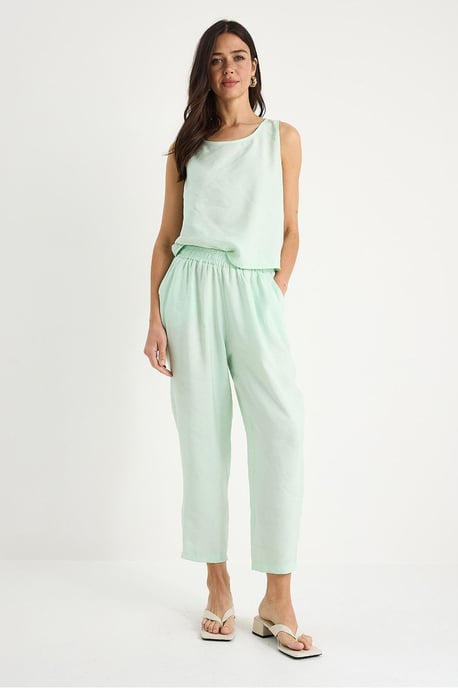 Ärmellose Rundhalsbluse und Carrot-Fit-Hosen-Set - Image 2