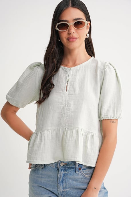 Strukturierte Muslin Rundhalsbluse mit Knopfverschluss - Image 1