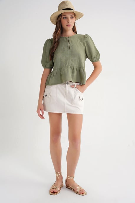 Strukturiertes Musselin Crew-Neck Bluse mit Knopfverschluss - Image 3