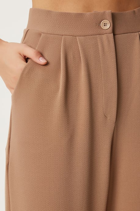 Hochtaillierte Faltenhose mit weitem Beinschnitt - Image 4