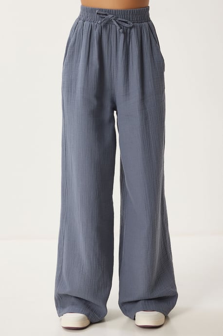 Weite Hosen mit Bindegürtel und Bindungsdetails - Image 6