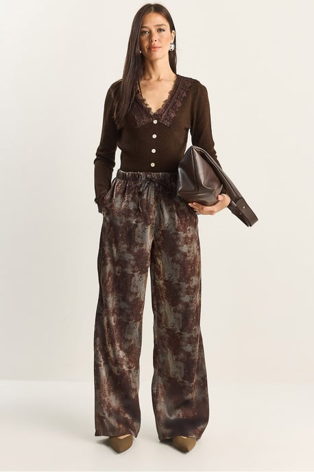 Hochbundige Weite Bein Musterhose mit Bindungsdetail - Image 1