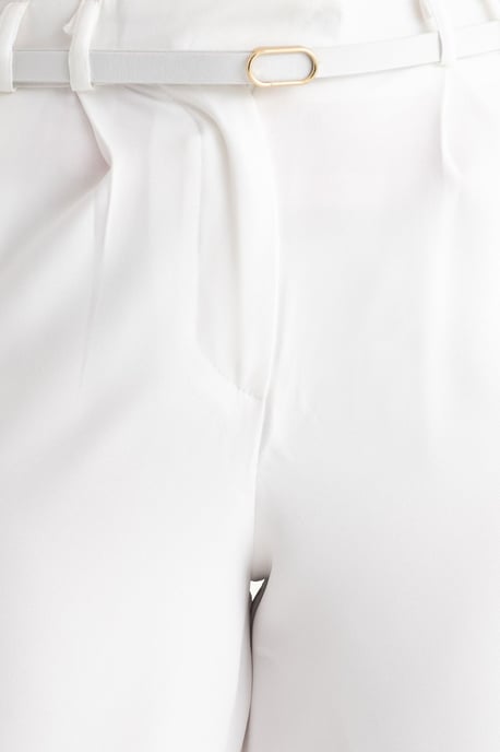 Hochtaillierte Karottenhose mit Gürtel - Image 4