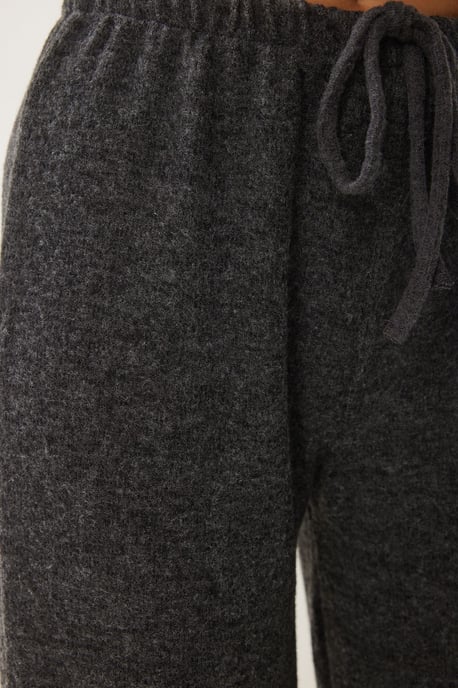Weite Jogginghose mit Kordelzugverschluss - Image 3