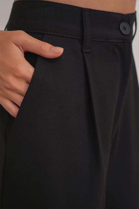 Hochtaillierte Palazzo-Hosen mit Taschen - Image 5