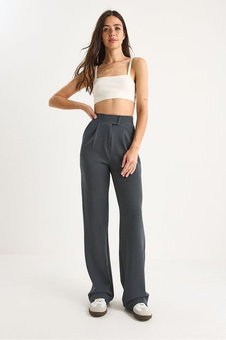 Hochtaillierte Weite Hosen mit Falten - Image 3