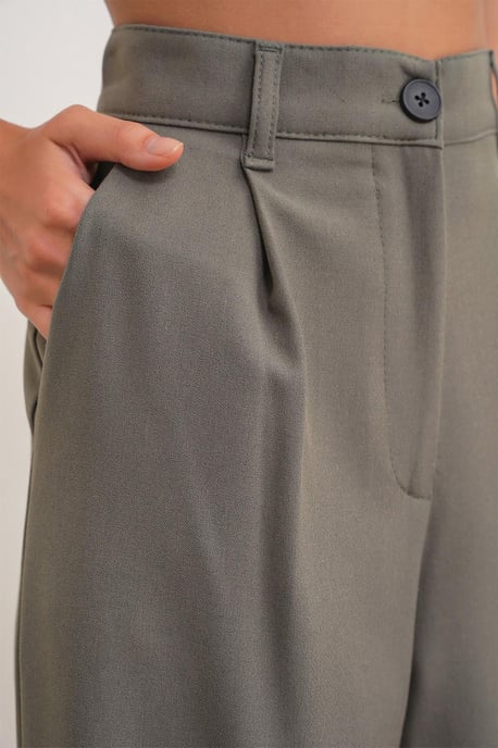 Hochtaillierte Palazzo-Hosen mit Taschen - Image 4