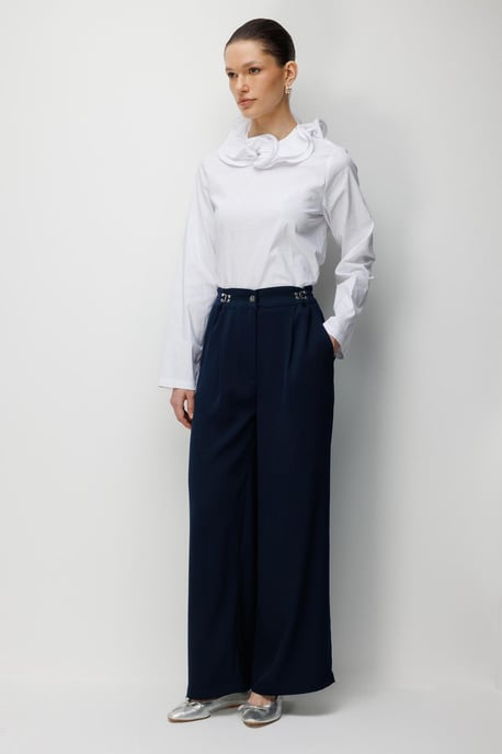 Hochtaillierte Weite Hose mit Accessoire-Detail - Image 2