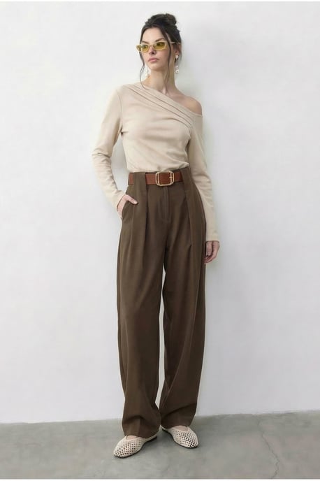 Hoch taillierte weite Palazzo-Hose mit Gürtel - Image 4