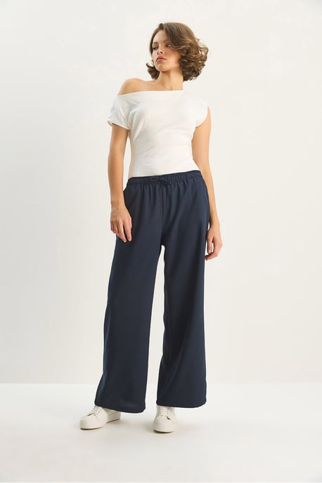 Weite Palazzo-Hose mit Bindeband - Image 4