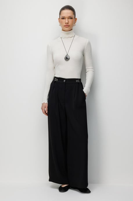 Hochtaillierte Weitbein-Hose mit Accessoire-Detail - Image 2