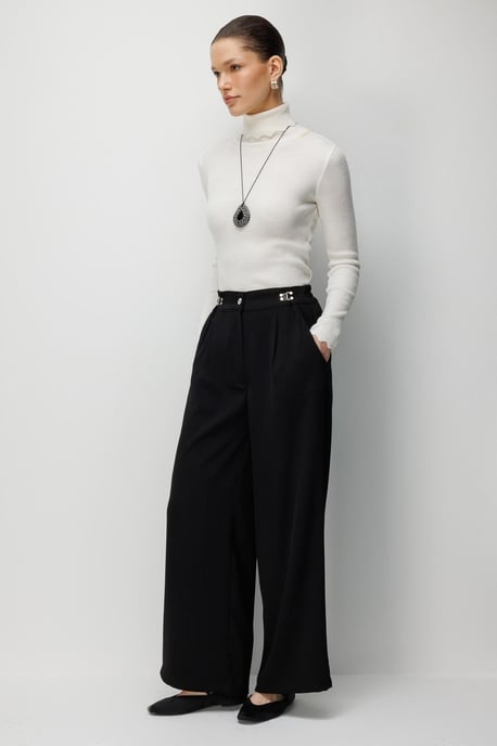 Hochtaillierte Weitbein-Hose mit Accessoire-Detail - Image 4