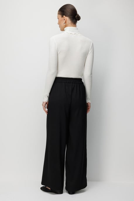 Hochtaillierte Weitbein-Hose mit Accessoire-Detail - Image 6