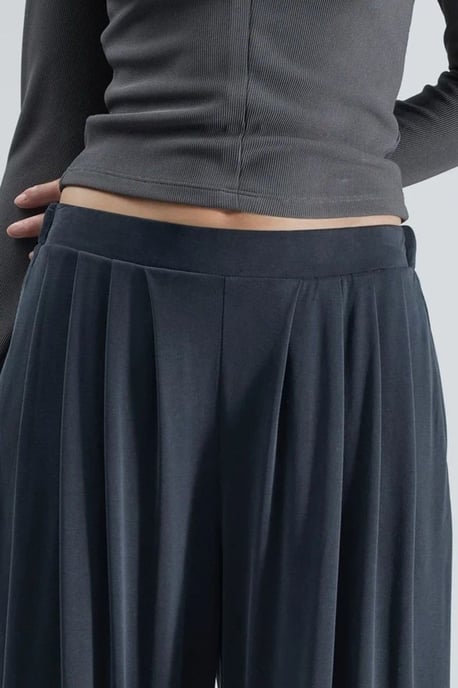 Faltenweite Hose mit Taschen - Image 6
