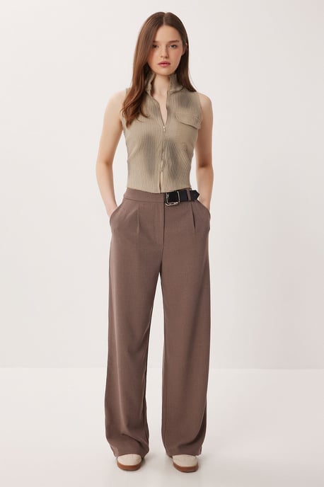 Hoch taillierte weite Palazzo-Hose mit Gürtel - Image 2