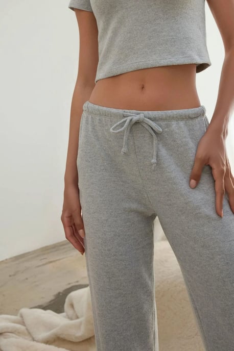 Weiche strukturierte Strickhose mit Schnüren - Image 5