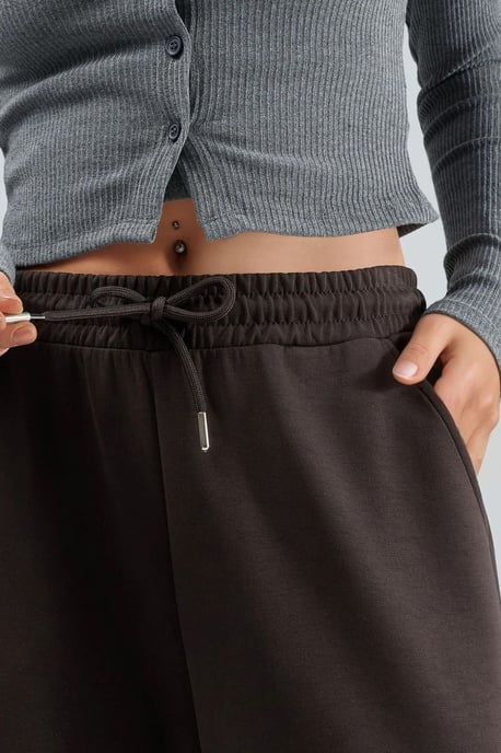 Hochtaillierte weite Modal-Hosen - Image 4