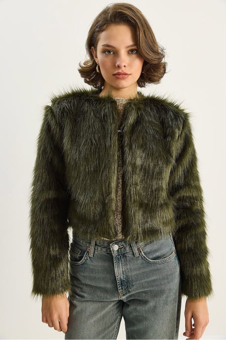 Boxy Crop Kunstfellmantel - Image 6