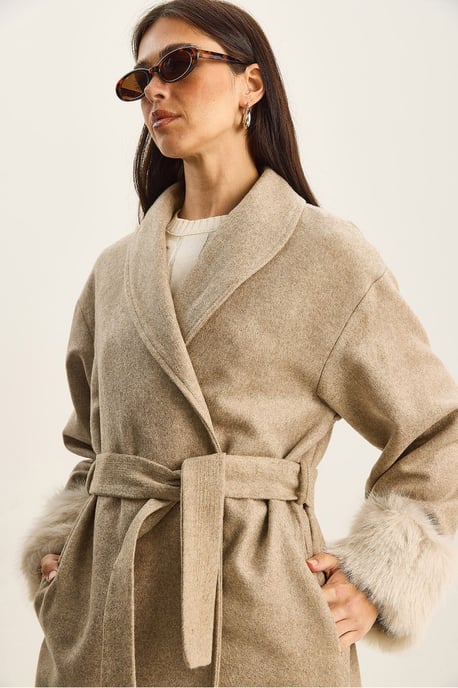 Oversized Schal-Kragen Filzjacke mit Kunstfell-Bündchen - Image 4