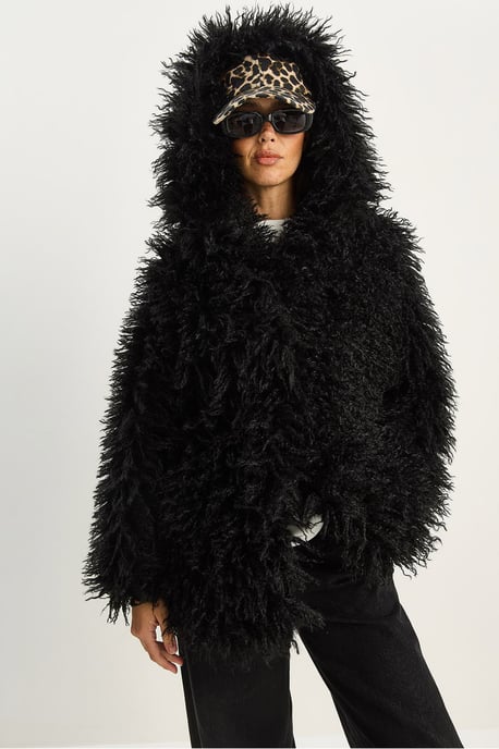 Oversize Kapuzenjacke aus Kunstfell - Image 5