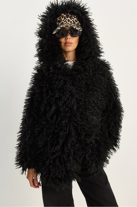Oversize Kapuzenjacke aus Kunstfell - Image 6