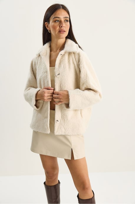 Oversized Plüschjacke mit Knopfschluss - Image 3