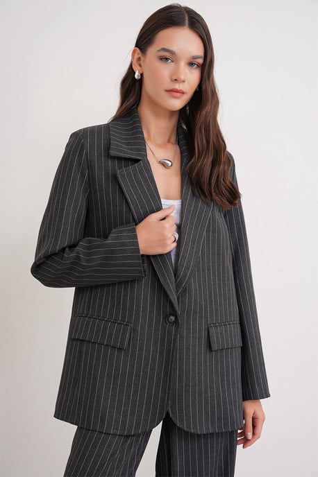 Gestreifter Oversize-Blazer - Image 1