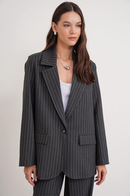 Gestreifter Oversize-Blazer - Image 4