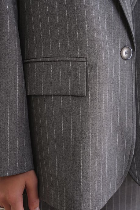 Gestreifter Oversize-Blazer - Image 6